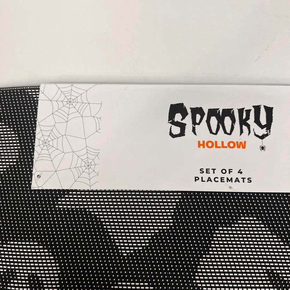SPOOKY HOLLOW Dinner Placemats 4 Pack Ghost Print Halloween Black White‎ 19